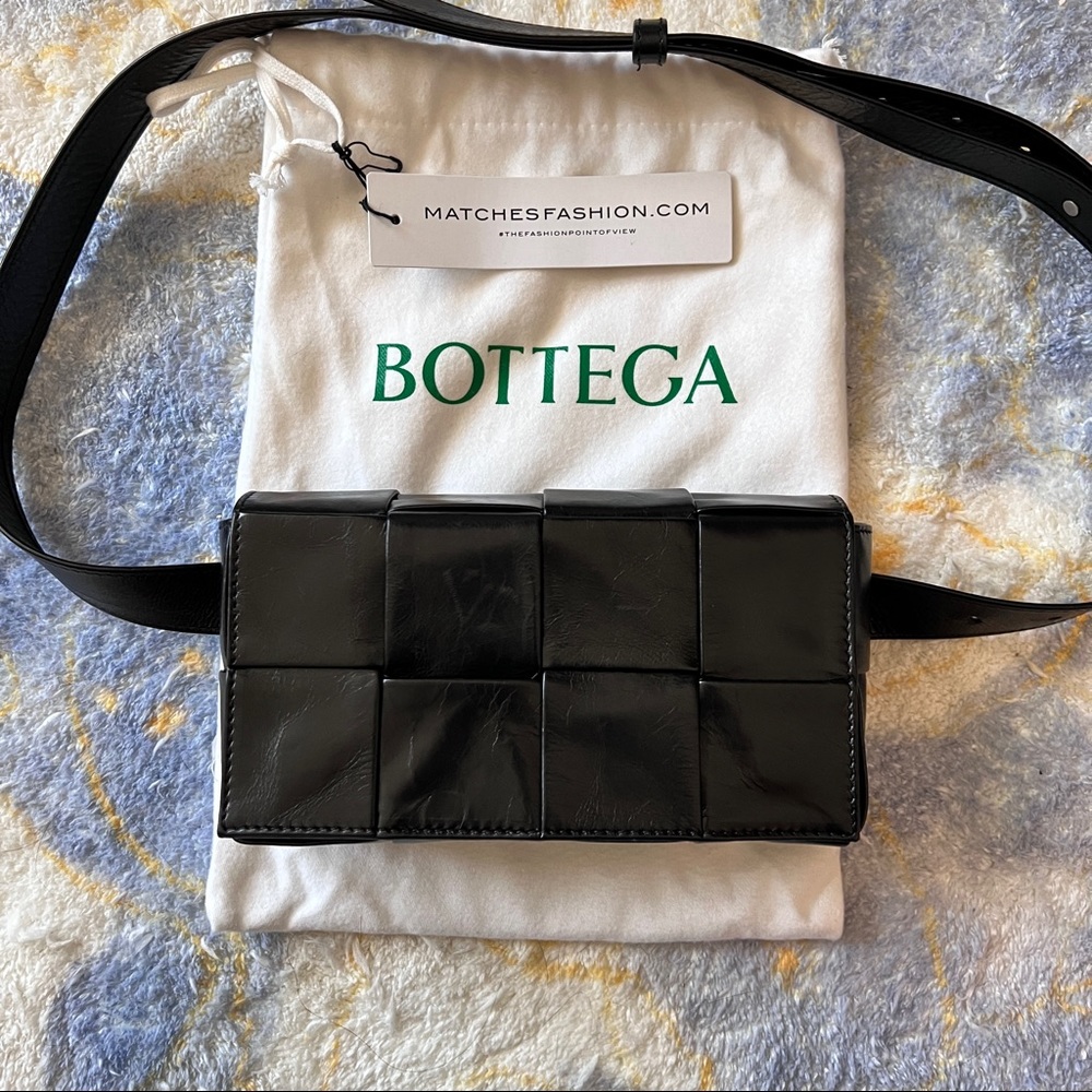 BOTTEGA VENETA Cassette Intrecciato-leather bag
